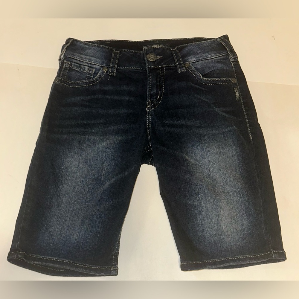 Silver Suki Mid Bermuda 11” Denim Jean Shorts Womens Size 30 Dark Wash Mid Rise